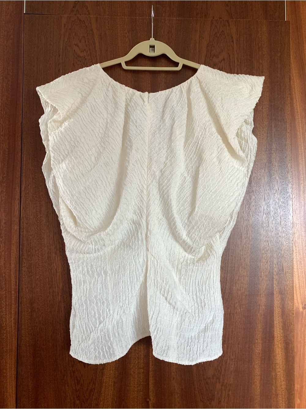 CO White Textured V-Neck Cap Sleeve Camisole - Picture 3 of 10